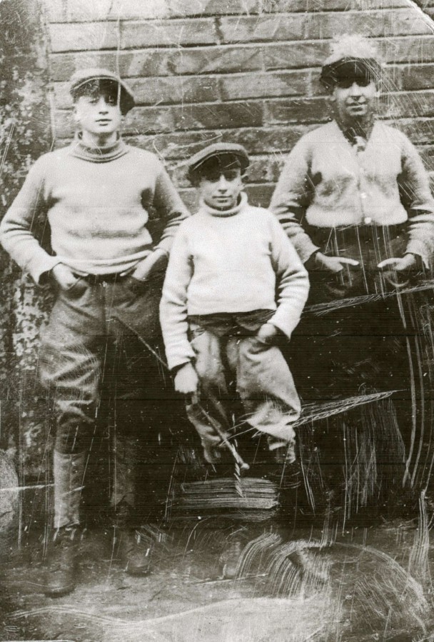 3 apprentis-jockeys d'un entraneur du Grand Camp (Fonds R. Vilain)