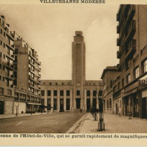 Villeurbanne moderne. Lavenue de lHtel de Ville, carte postale, d. Cellard, 9x14 cm, vers 1935-1940, AMV  Le Rize.
