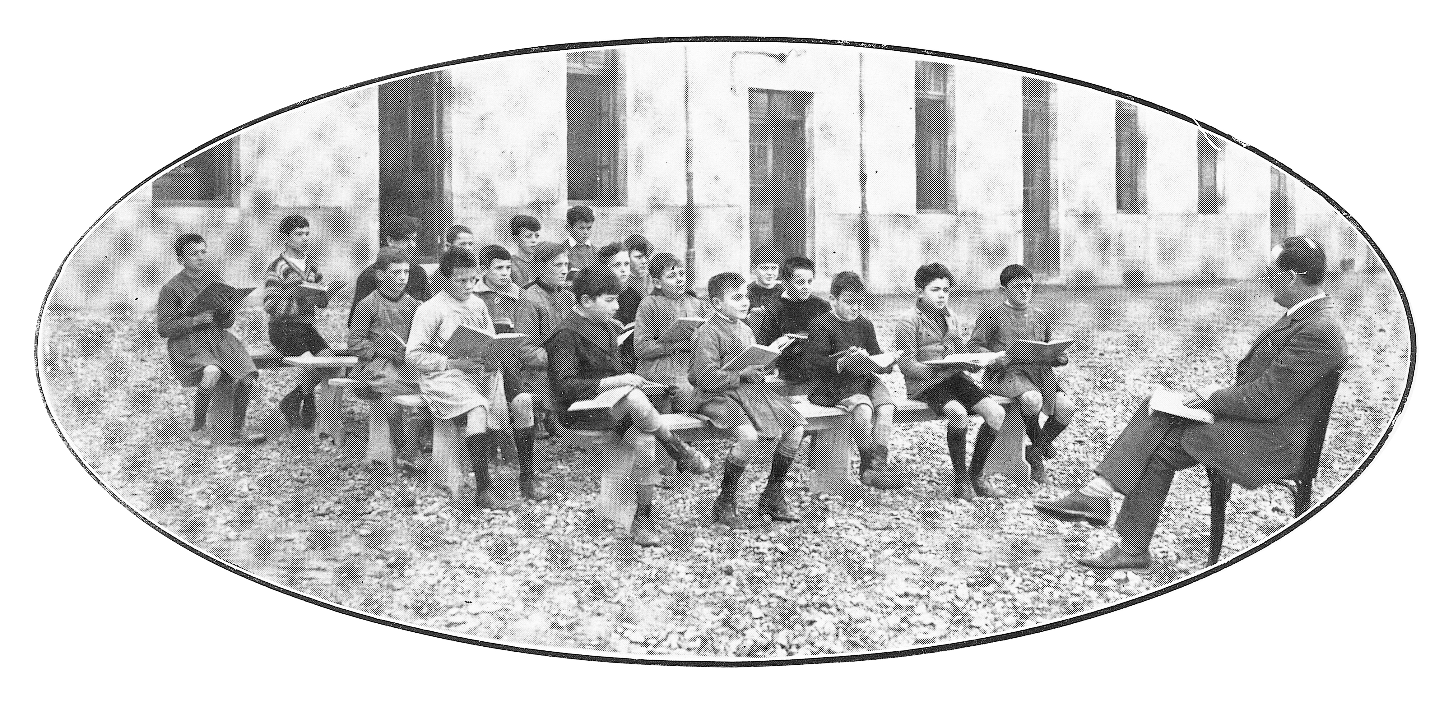 La classe de plein air, image extraite de : Villeurbanne 1924-1934, ou dix ans d'administration, Archives municipales de Villeurbanne / Le Rize, 2 C 18