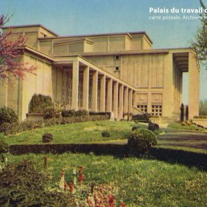 Palais du travail de Narbonne. Carte postale. Archives municipales de Narbonne.
