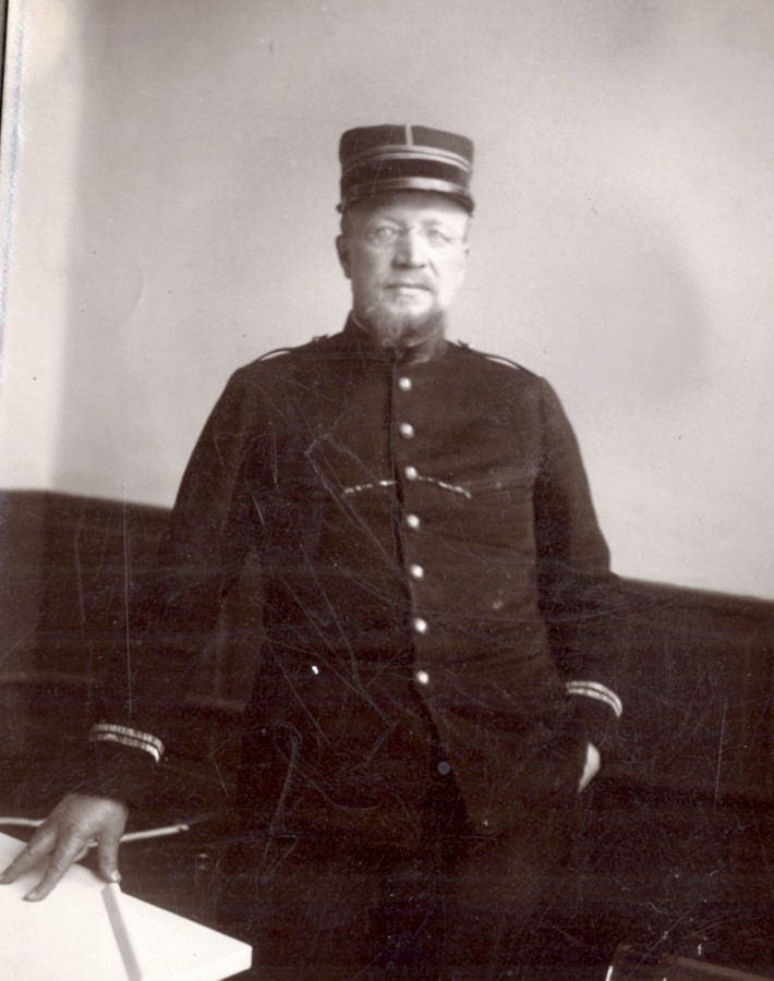Lazare Goujon en tenue militaire de mdecin major, entre 1916 et 1917, photographie. AMV, fds R. Fisher, 13Z1.