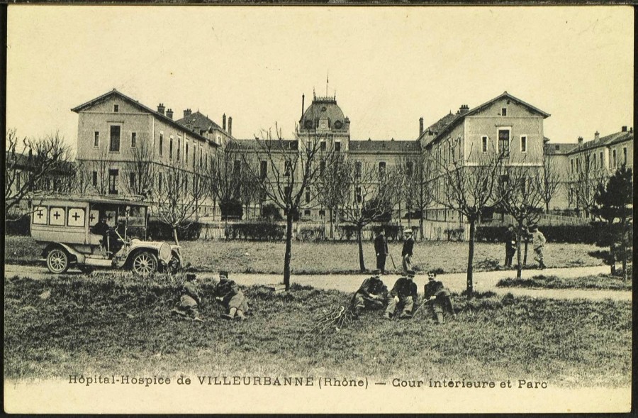 Hpital-hospice, 1917, carte-postale. AMV, 2Fi139