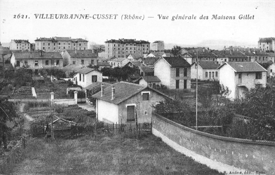 Vue gnrale des maisons Gillet, E.Andri. Carte postale d'aprs photographie. Archives municipales de Villeurbanne / Le Rize, 2 Fi 129