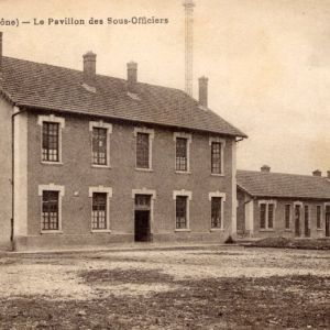 pavillon des sous-officiers, carte postale, photographe Pacalet,1926 (2Fi274)