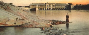 L'usine-barrage en 1903, carte postale (2Fi210)